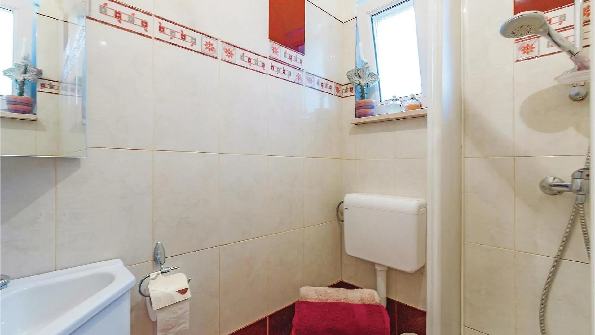 Hébergement de vacances Awesome Home In Krnica With Outdoor Swimming Pool Croatie